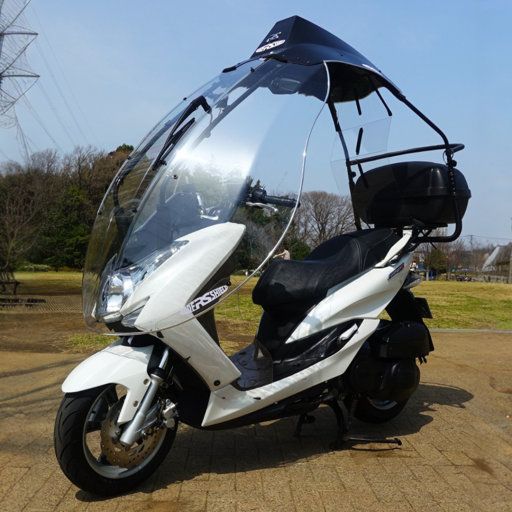 Scudo per il tetto con Yamaha Majesty S1