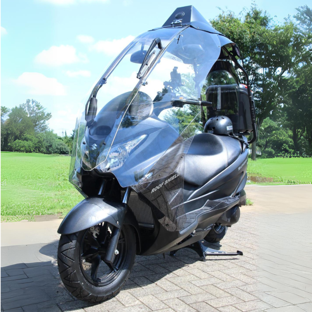 Roof Shield with Suzuki Burgman 400