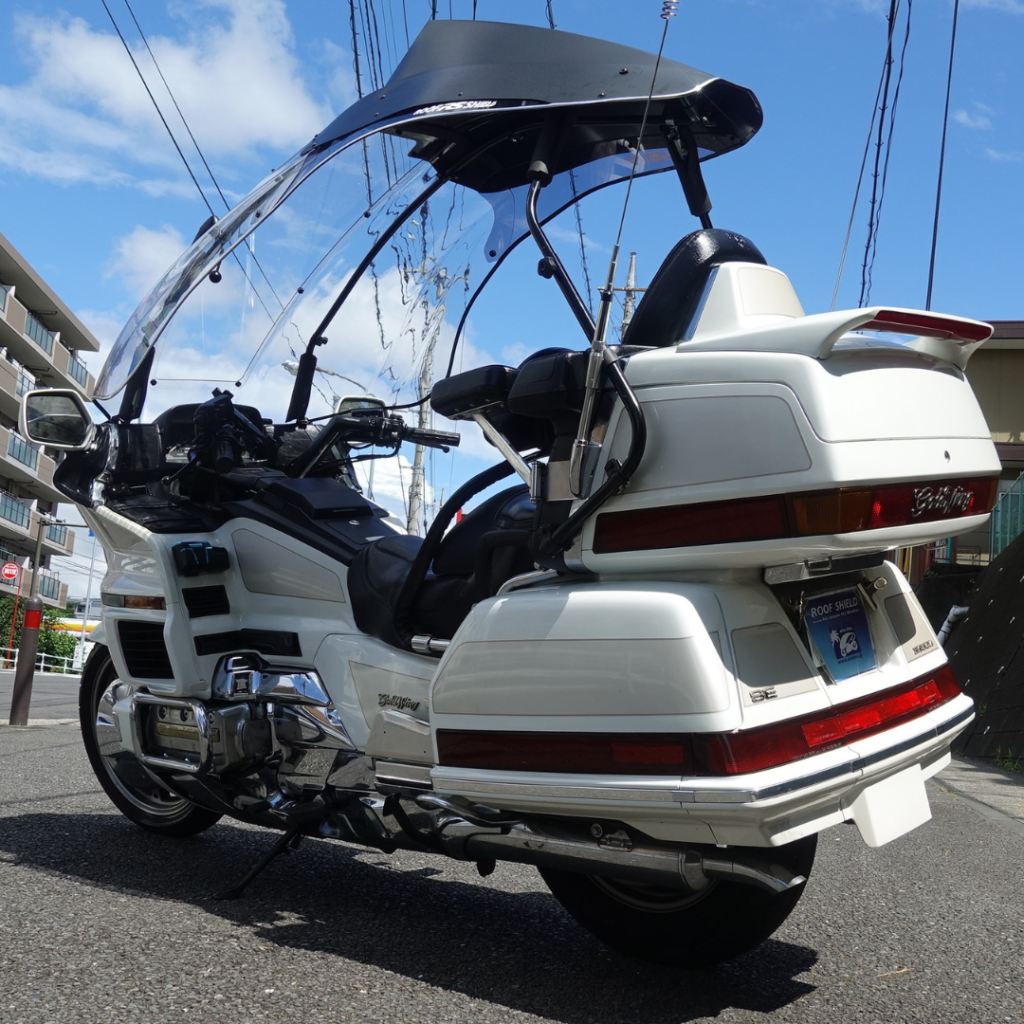 Dakschild met Honda Gold Wing 1500