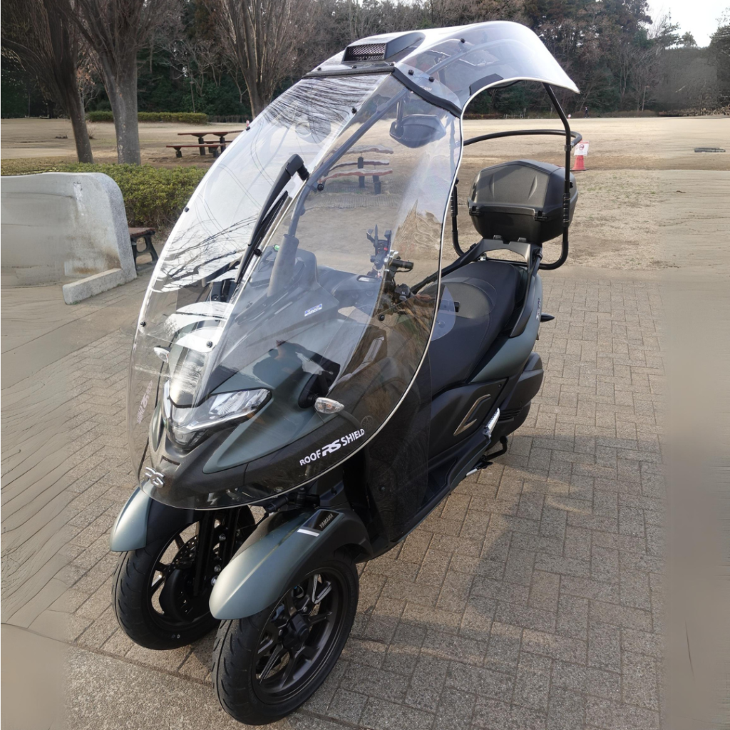 Scudo per il tetto con Yamaha Tricity 300