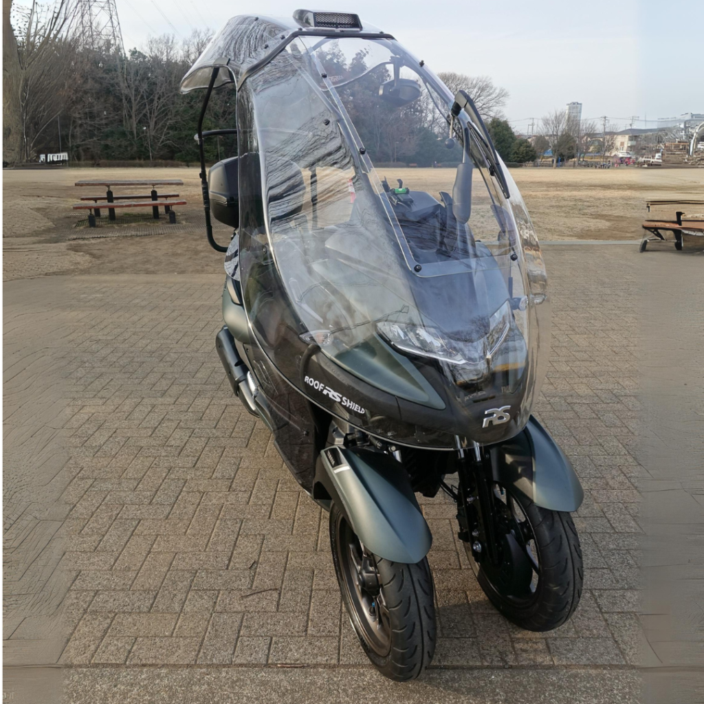 Dakschild met Yamaha Tricity 300