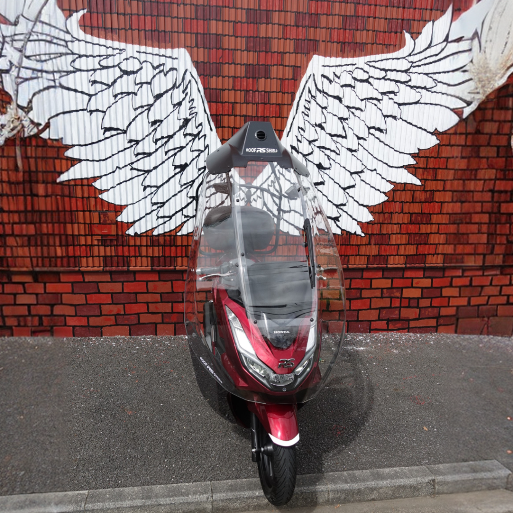 Dachschild mit Honda PCX4