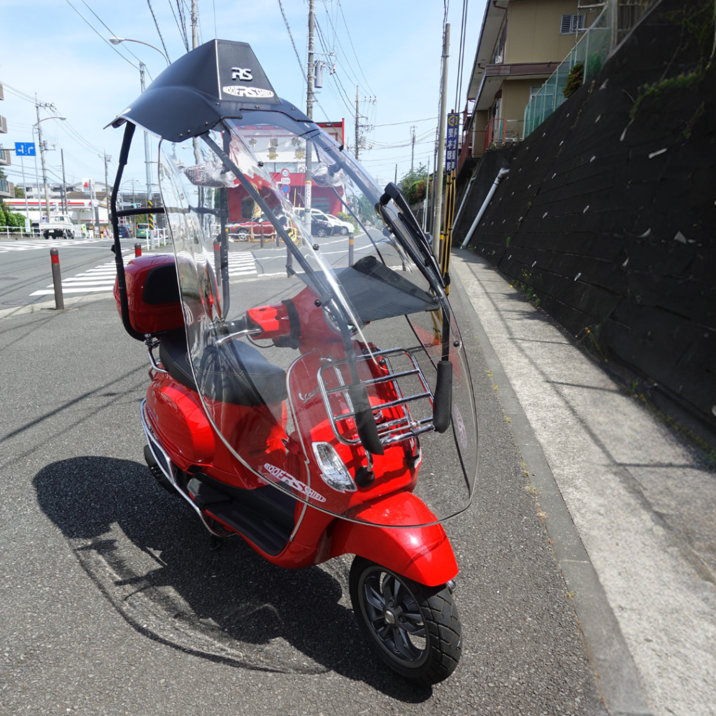 配备 Piaggio Vespa 的车顶防护罩