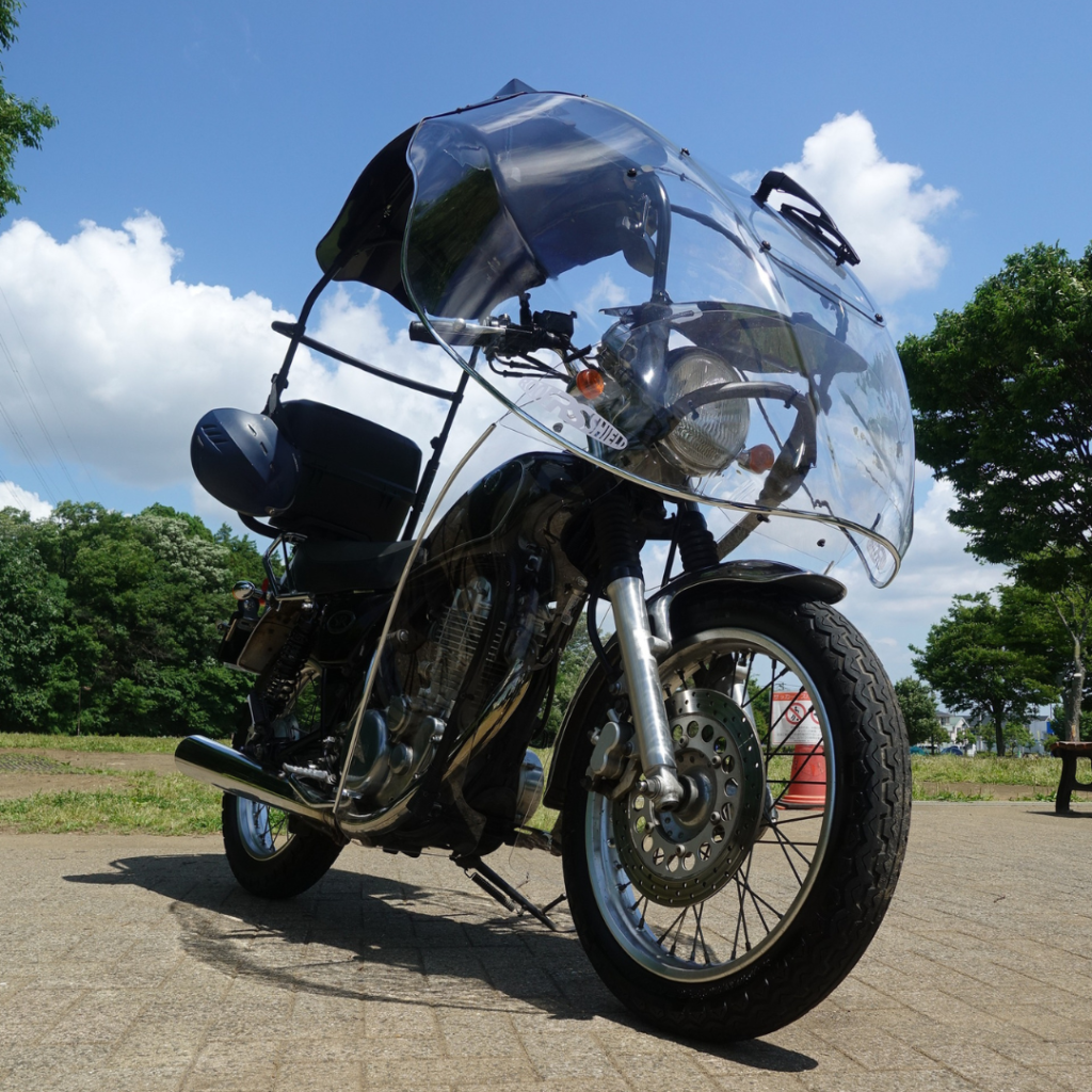 Dachschutzdach mit Yamaha SR 400