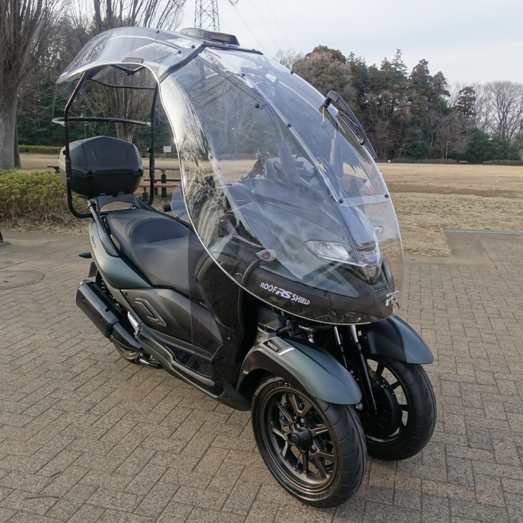 Scudo per il tetto con Yamaha Tricity 300