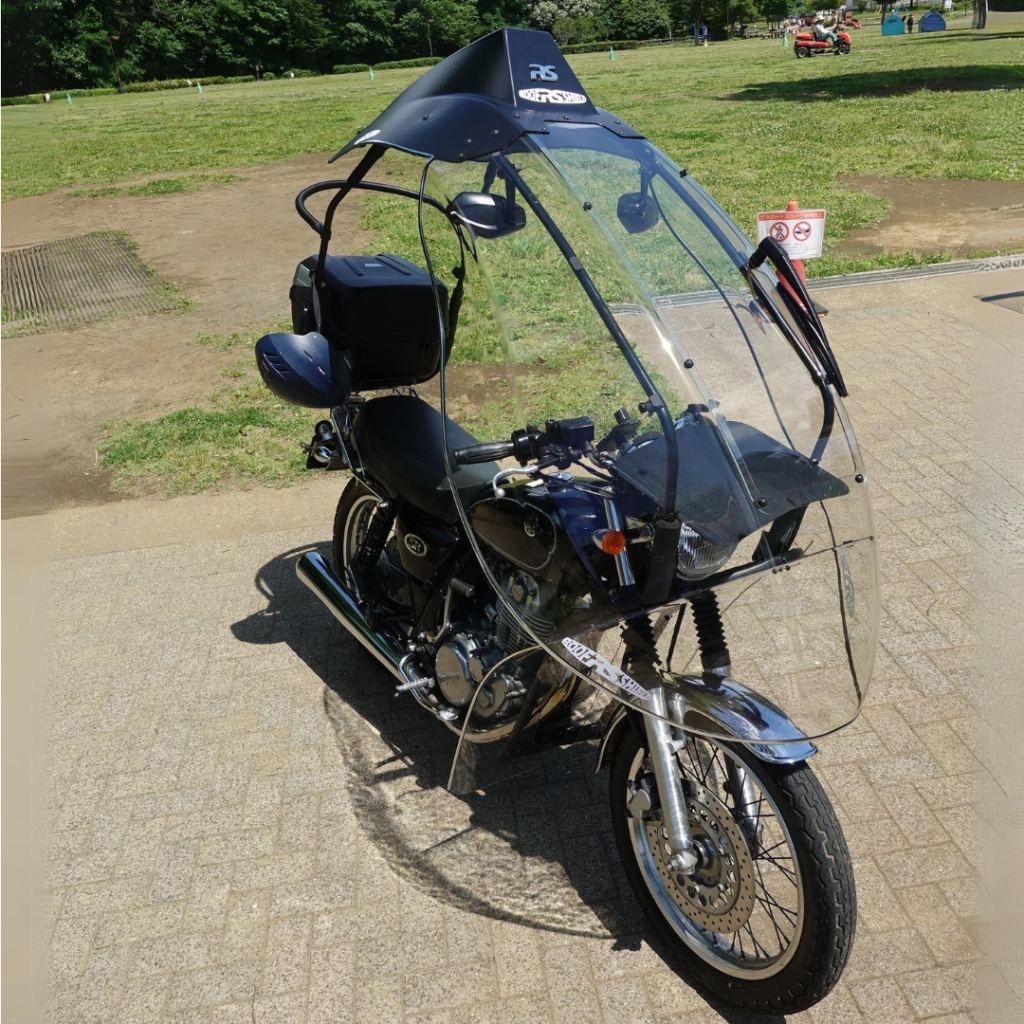 Dachschutzdach mit Yamaha SR 400