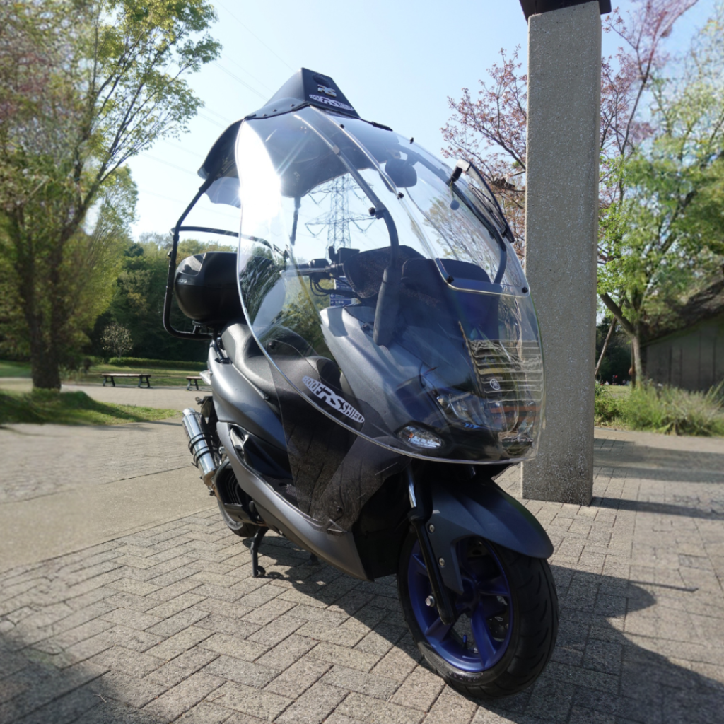 Scudo per il tetto con Yamaha Majesty S2