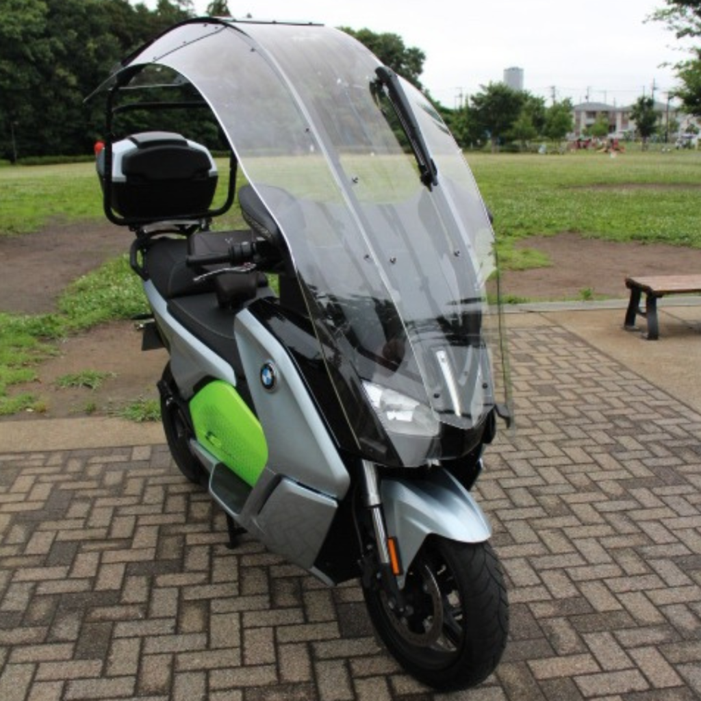 Dakschild met BMW C Evolution