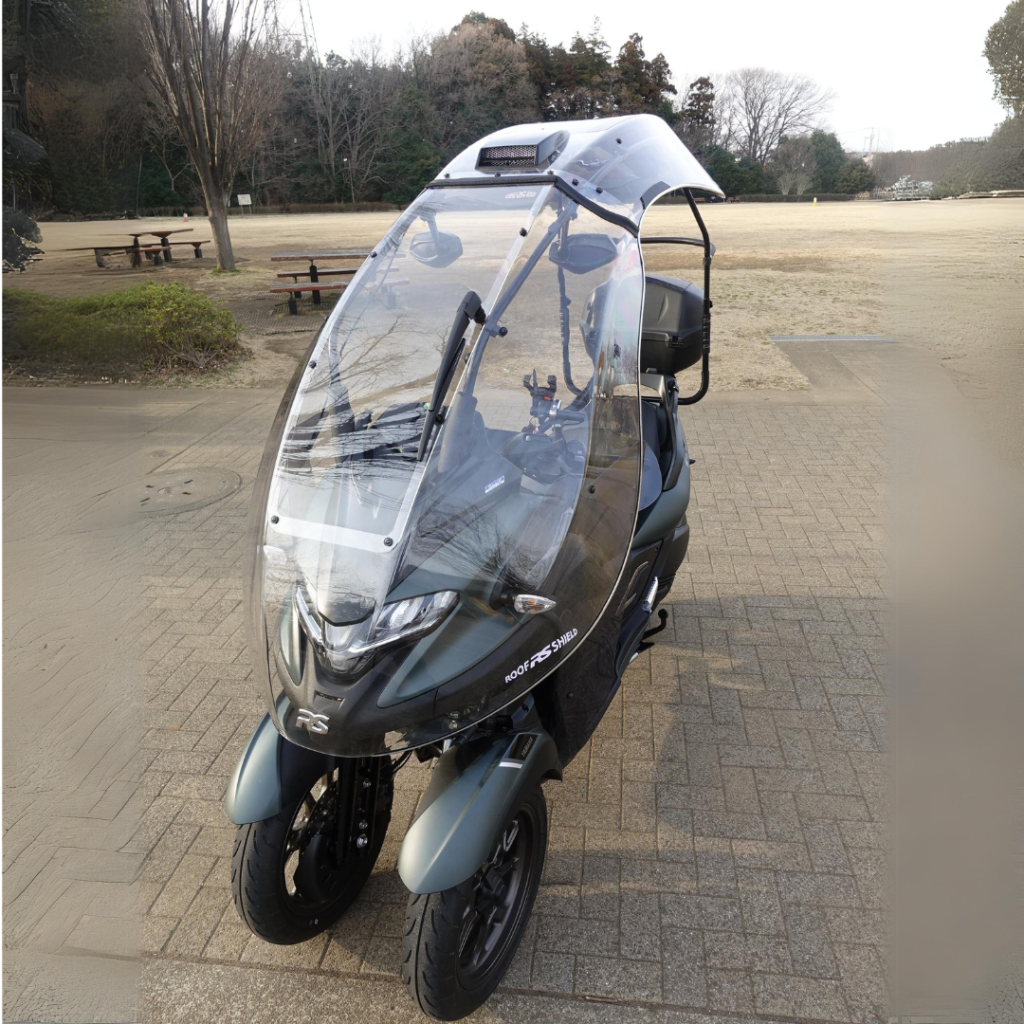 Scudo per il tetto con Yamaha Tricity 300