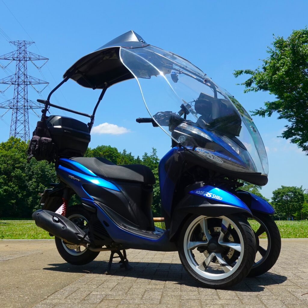 Roof Shield with Yahama Tricity in blue