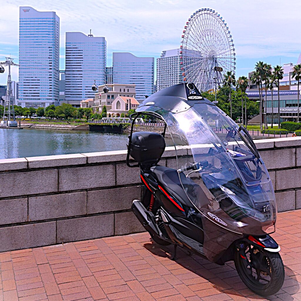 Tetto universale per moto Yokohama